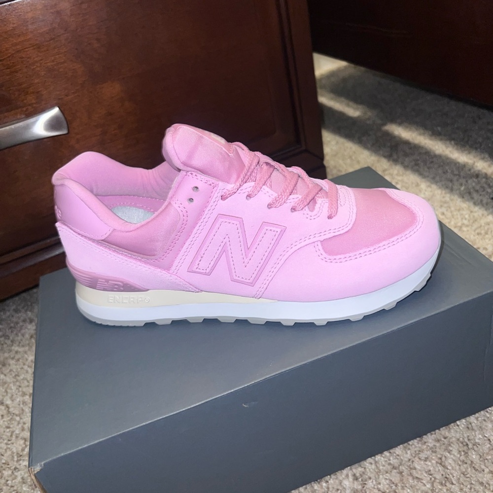 New Balance Light Pink Sneakers